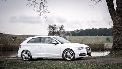 Лобовое стекло Audi S3 8V